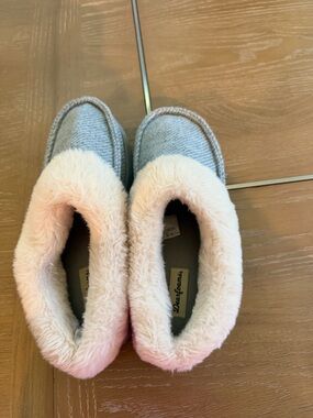 dearfoams Gray Ribbed Sole Slippers